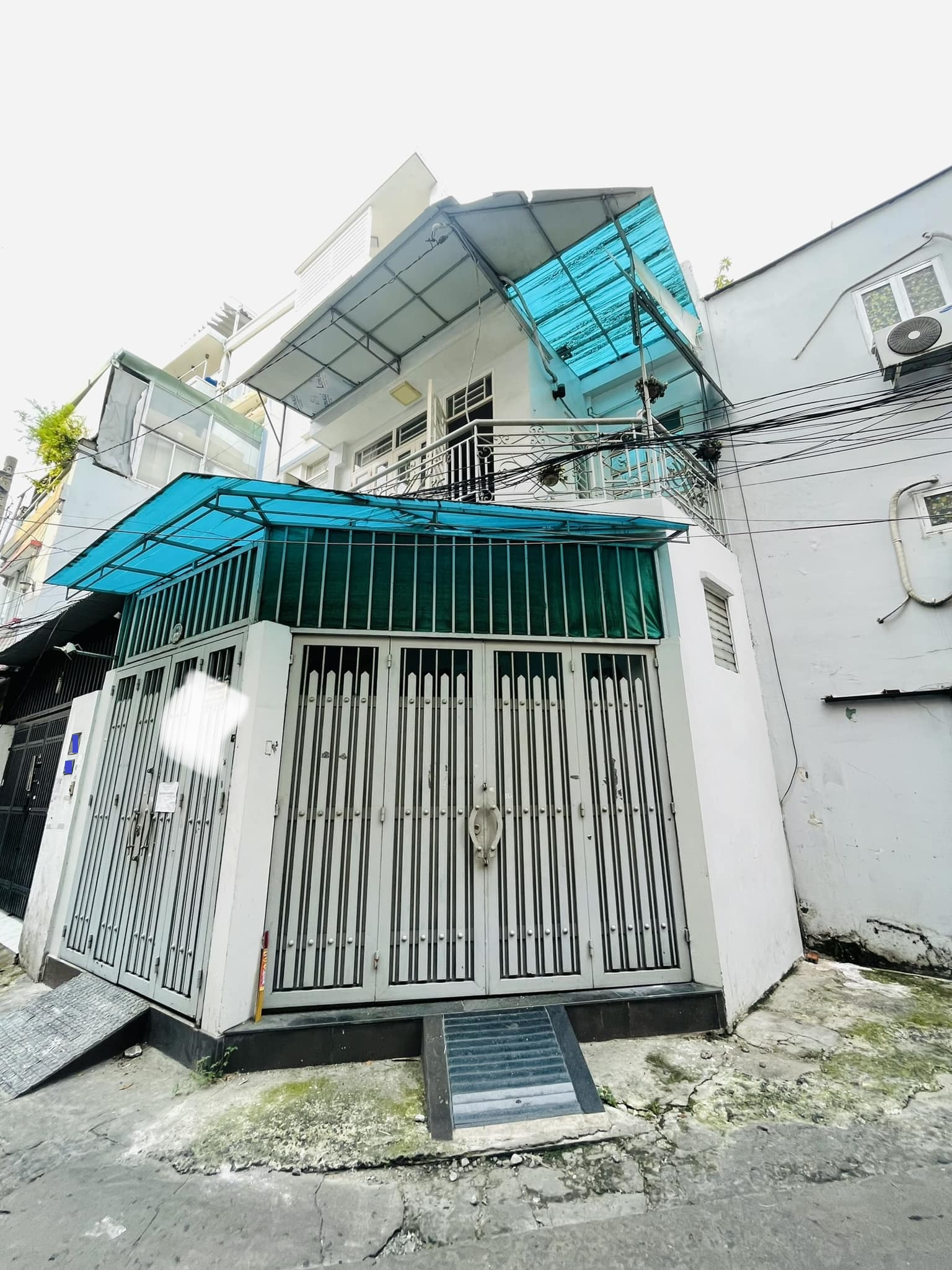 Bán nhà 3 Tầng, Hẻm xe hơi tận cửa Đào Duy Từ Quận 10