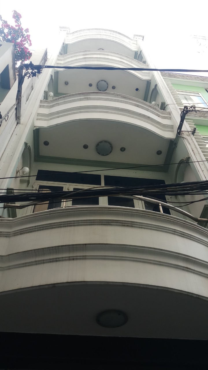 Nhà Hẻm xe hơi, 4 Tầng 156m2 tại trung tâm Quận 1