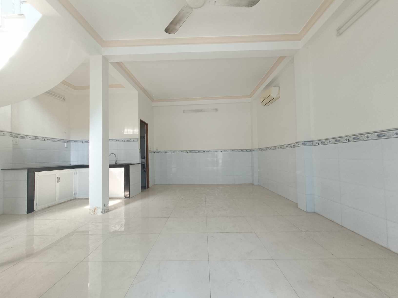 MUA CĂN 4,2 TỶ NGANG 6M HUỲNH TẤN PHÁT Q7 ,GẦN KHU ĐÔ THỊ PHÚ MỸ HƯNG , VỊ TRÍ VÀNG VÈ CẦU PHÚ MỸ CHỈ 2 PHÚT, XEM NGAY