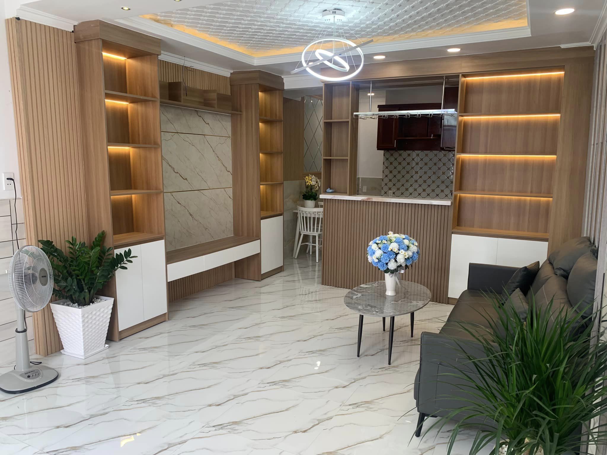 NHÀ MẶT TIỀN KINH DOANH, ĐẸP, 2 TẦNG Ô TÔ TRÁNH, CHỈ 1 CĂN DUY NHẤT GẤP BÁN 4O M2 NHỈNH 3 TỶ.