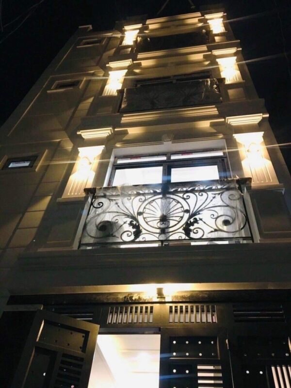 Bán nhà phố Quận Phú Nhuận Đường Phan Xích Long - 1 Trệt 1 Lửng 3 Lầu Sân thượng SHR chính chủ giá chỉ 4.95 tỷ