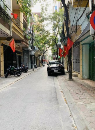 Rẻ nhất khu vực Đàm Quang Trung,Long Biên- lô góc-ô tô-thang máy-FULL nội thất- 40m-chỉ 6.2 tỷ