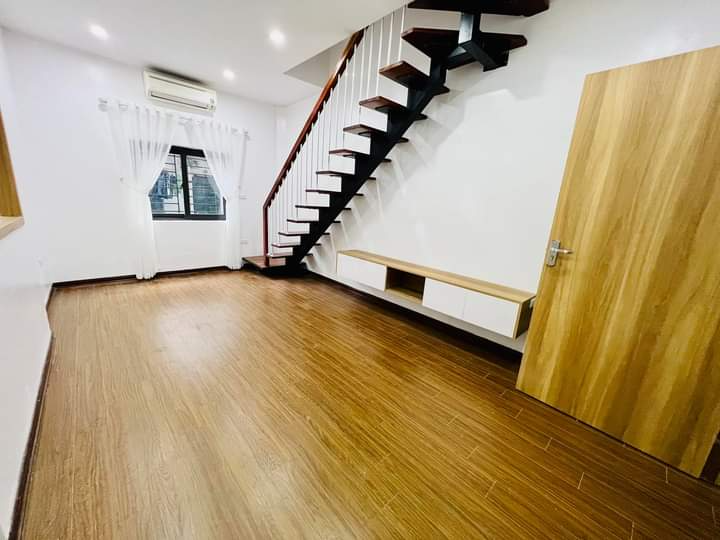 BÁN NHÀ TẬP THỂ PHỐ TRẦN QUÝ CÁP 60M – 2.1 TỶ.