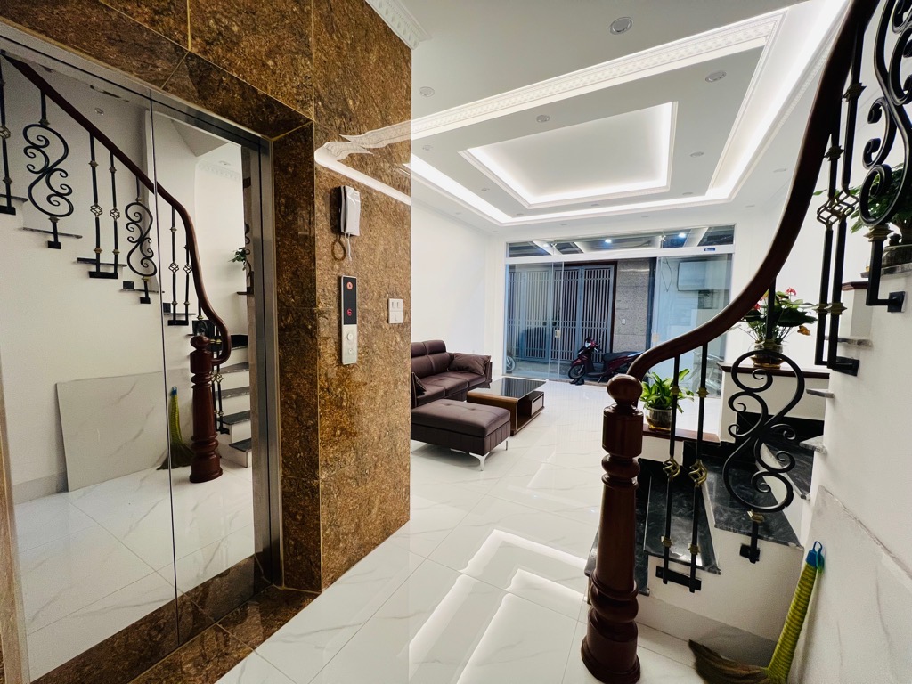 Bán nhà đẹp phân lô Phố Vĩnh Phúc 40m2, 6T thang máy, MT4.8m hiếm quận Ba Đình