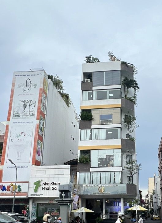 NHÀ 3 TẦNG MT ĐƯỜNG CỘNG HÒA - 9 x 20m - TRỐNG SUỐT