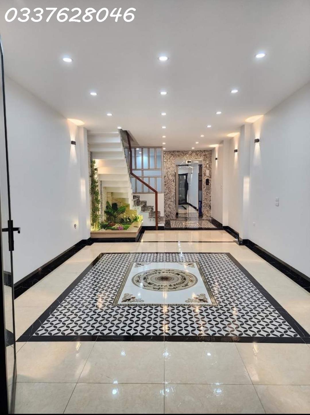 Bán nhà đẹp KV VIP Trích Sài Tây Hồ 6tầng thang máy full nội thất gần ô tô