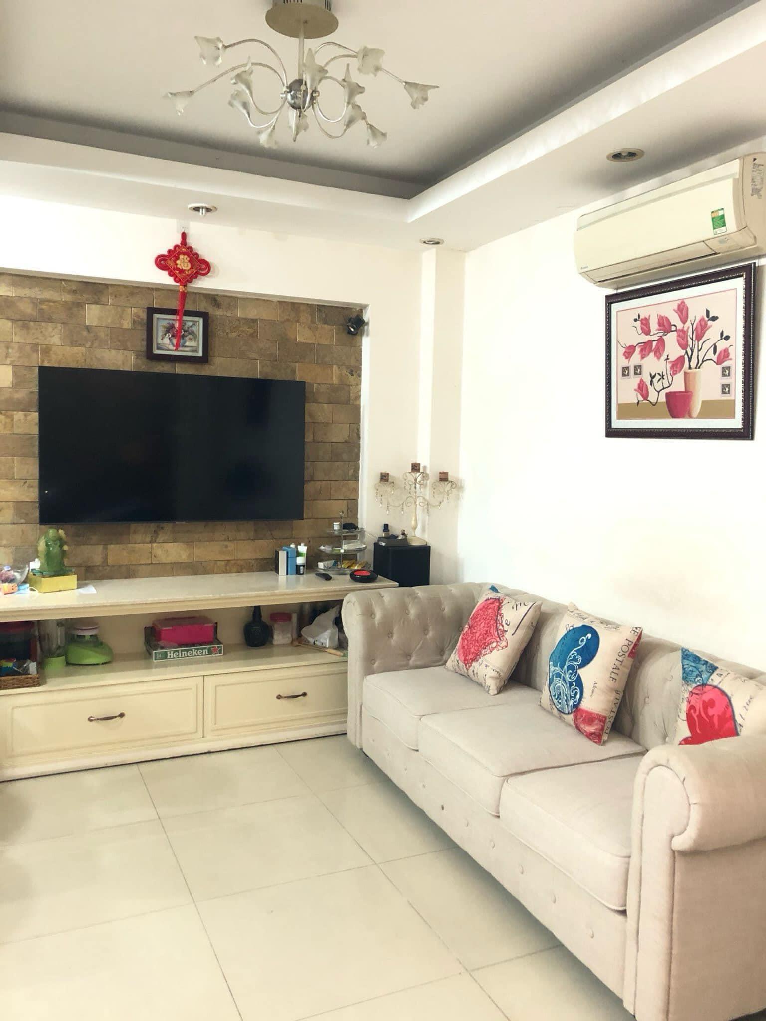 NHÀ HUỲNH VĂN BÁNH-26M2-5TẦNG-3PN-ĐANG CHO THUÊ 15TR-CHỈ NHỈNH 3TỶ.