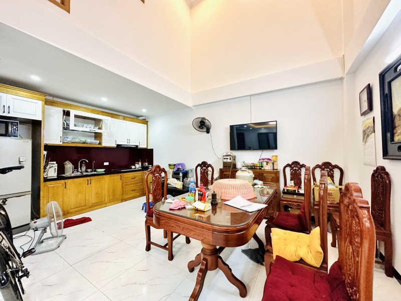 Bán nhà lô góc 10m ra Ô Chợ Dừa 30m2 x 3 tầng, gần phố chỉ 3,3 tỷ