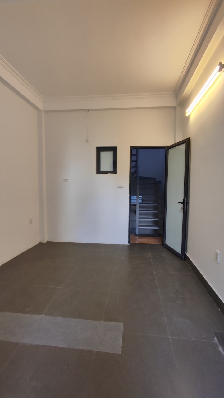 Bán nhà đẹp Cát Linh 35m2 x 5 tầng, ngõ rộng, 2 thoáng, 5,6 tỷ