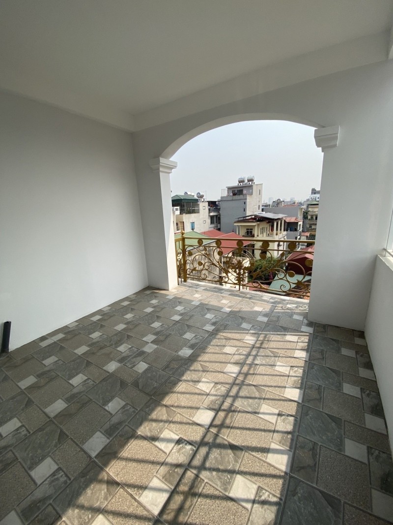 Bán nhà Xã Đàn 35m2 x 5 tầng, ngõ rộng oto, thông tứ tung, kinh doanh, nhỉnh 6 tỷ