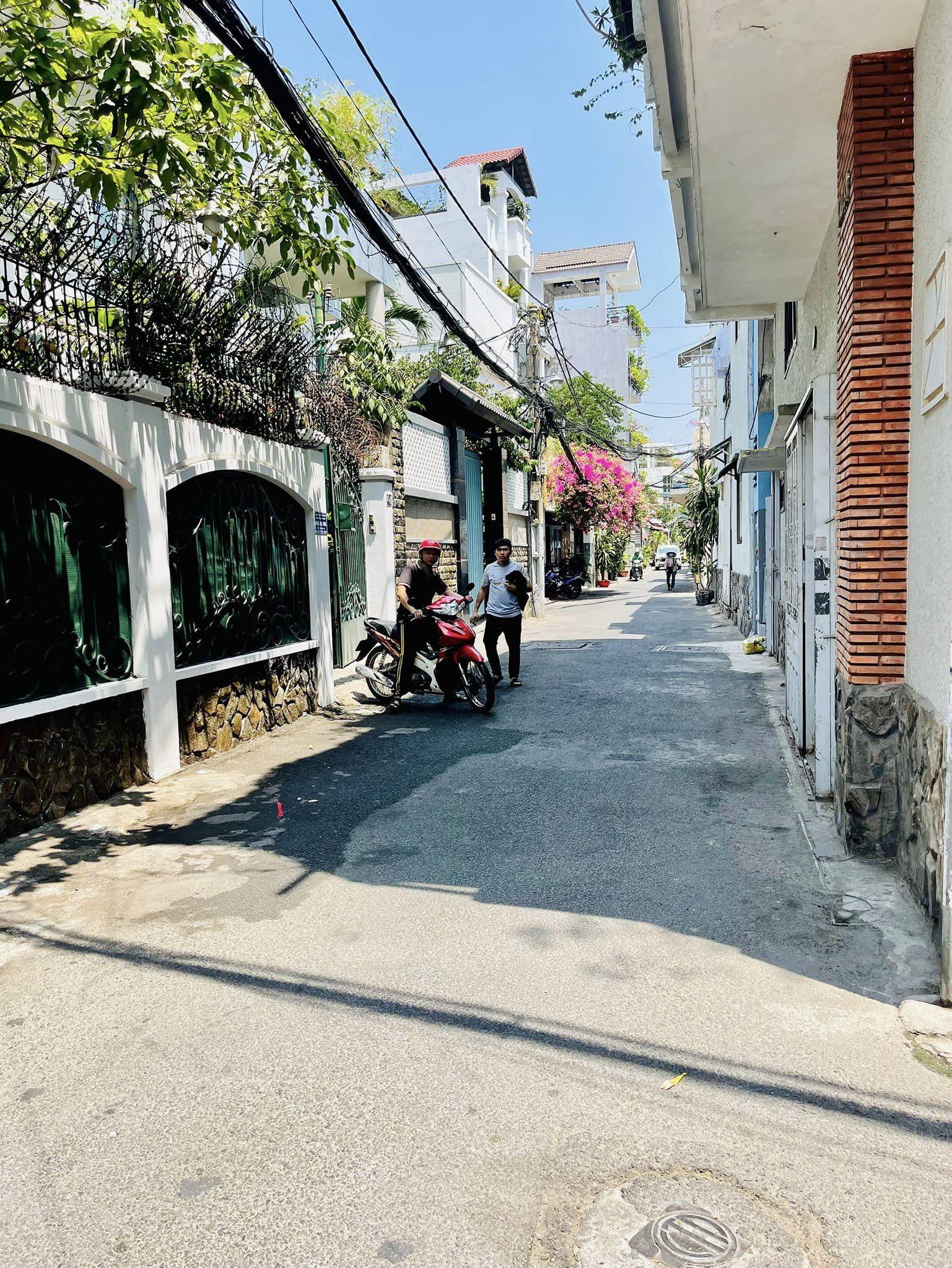 BÁN NHÀ 5 TẦNG HẺM XE HƠI LÊ VĂN SỸ-4MX13M-CHỈ NHỈNH 7 TỶ.