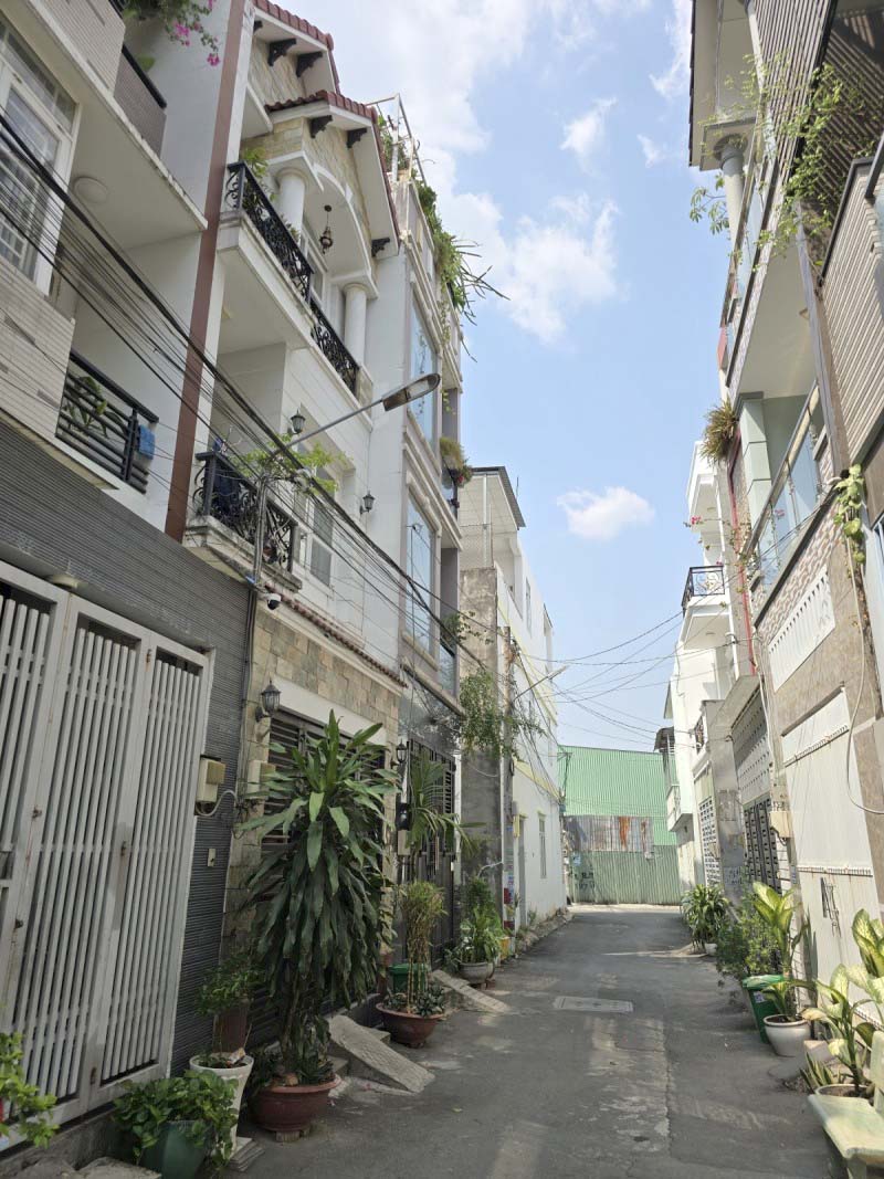 Bán nhà sổ hồng riêng HẺM XE HƠI _56m2_4*14m_ gần Quốc lộ 13_Hiệp Bình Phước_Giá 5.8 tỷ.