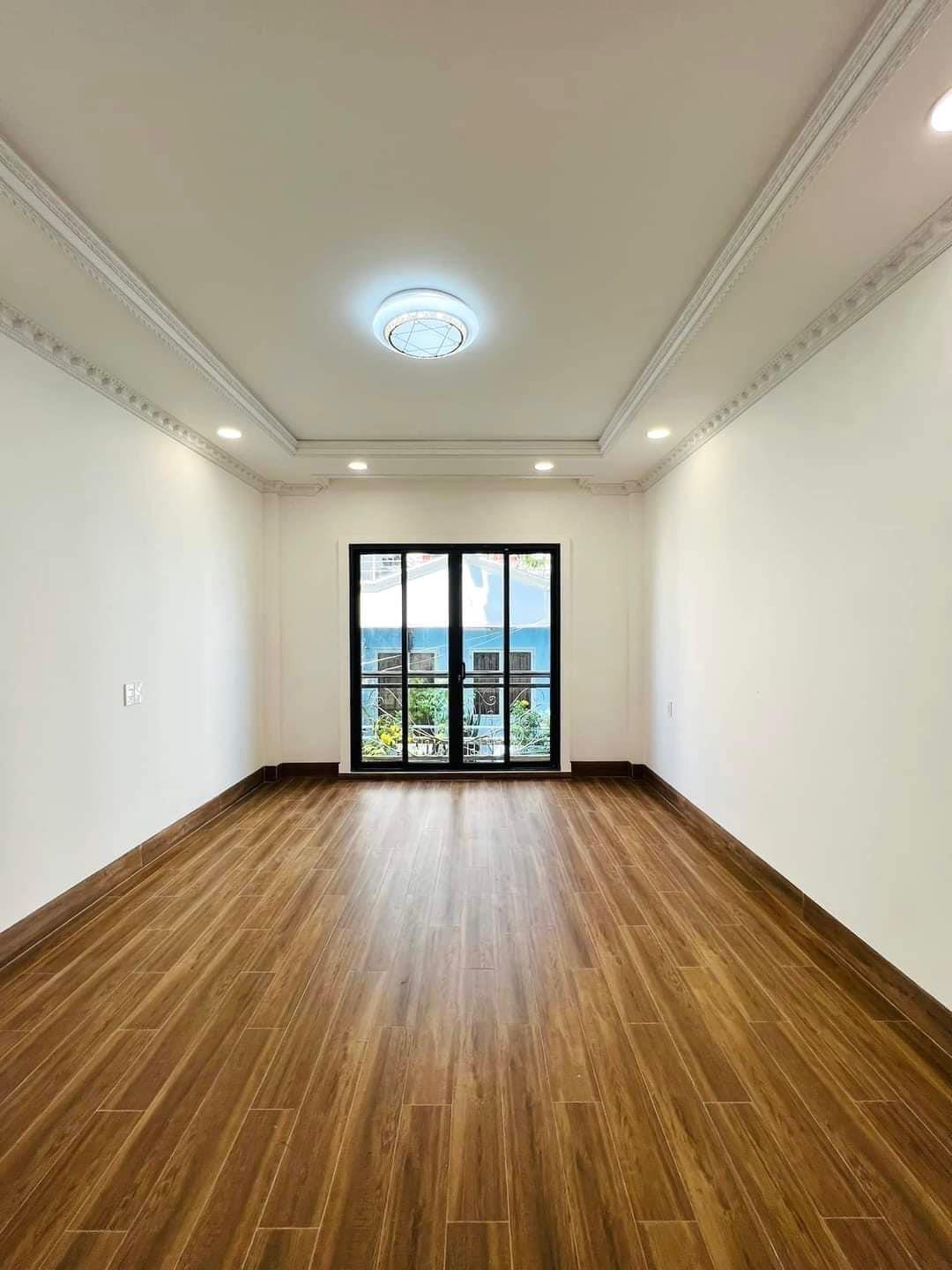 Bán Nhà Đường Phạm Văn Đồng, Thủ Đức, HXH, Cạnh Giga Mall DT 84m2, 3T, Giá Nhỉnh 6,7 Tỷ