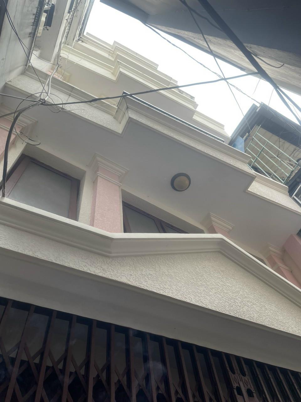 bán nhà 132/ Hoàng văn Thụ phường 9 Phú Nhuận dt 4.2x8m 1T,4 lầu ST