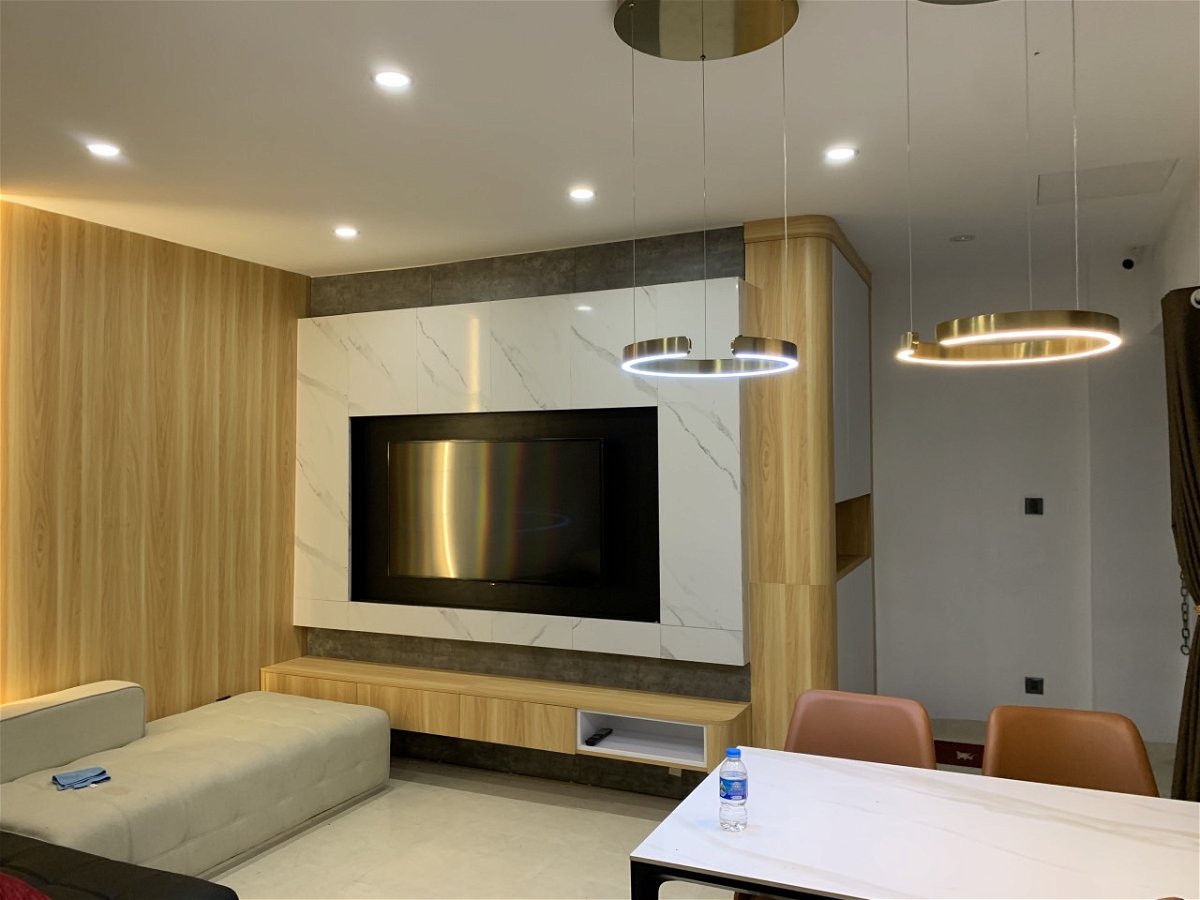 Bán nhà quận Ba Đình, phố Quán Thánh, 39m2 x 5 tầng đẹp, hiện đại, mặt tiền 5m, ngõ thẳng, thoáng sáng, vài bước chân ra mặt phố.