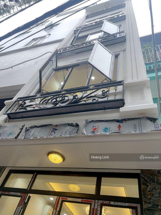 Bán nhà riêng phố Phùng Chí Kiên, Cầu Giấy, 32m2, 5 tầng, ô tô đỗ cửa, 50m ra mặt phố, giá 6.2 tỷ