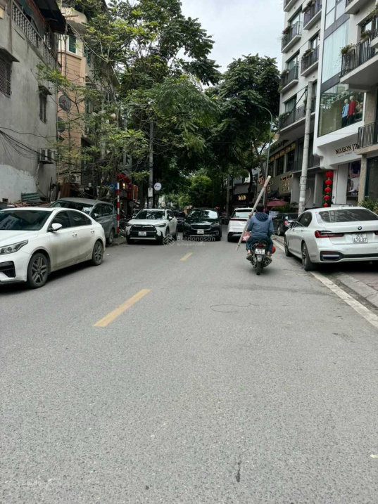 Bán nhà Nguyễn Khánh Toàn - Cầu Giấy - 100m2 x MT 7m Ô tô Lô góc - VP