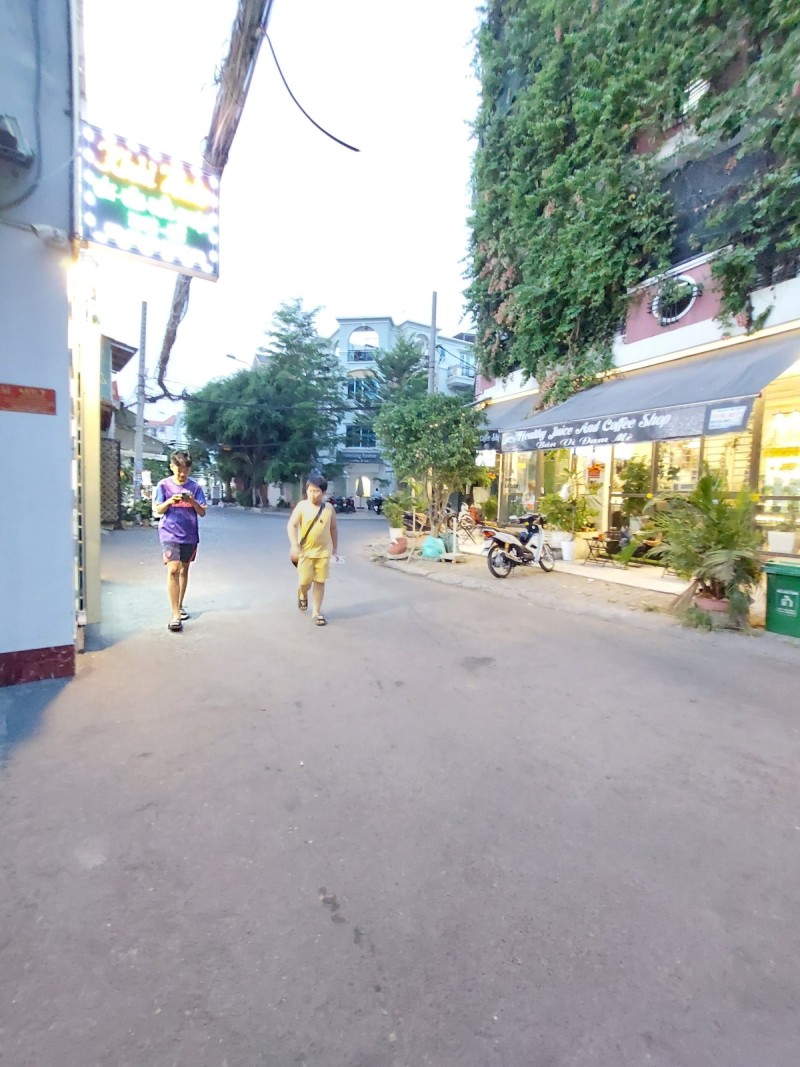 Bán Nhà Khu Vip Tạ Quang Bửu, Chánh Hưng, Bình Chánh, 48m2, 4m x 12m, Chỉ 3.7 Tỷ