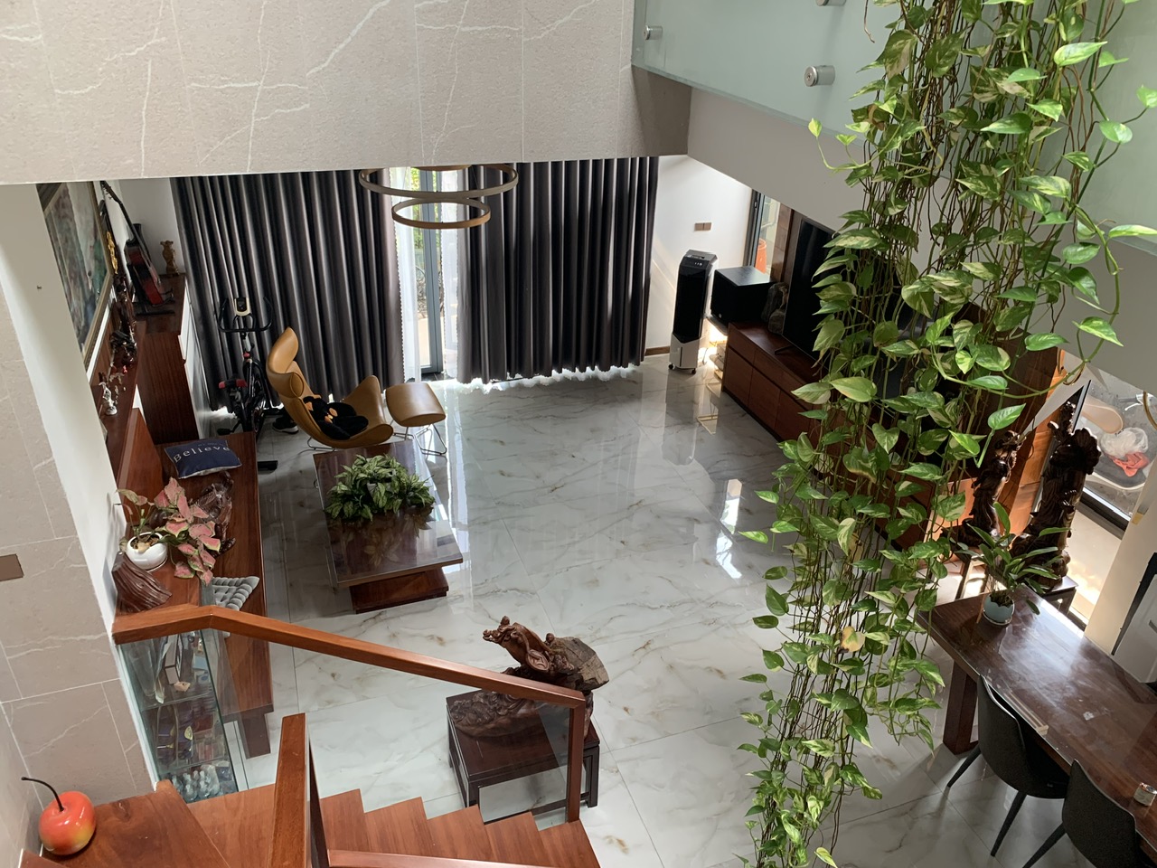 Bán căn nhà nghỉ dưỡng, nội thất gỗ cao cấp ngay mặt tiền Phú Thuận, xã Phú Mỹ Hưng, H.Củ Chi, Tp.HCM