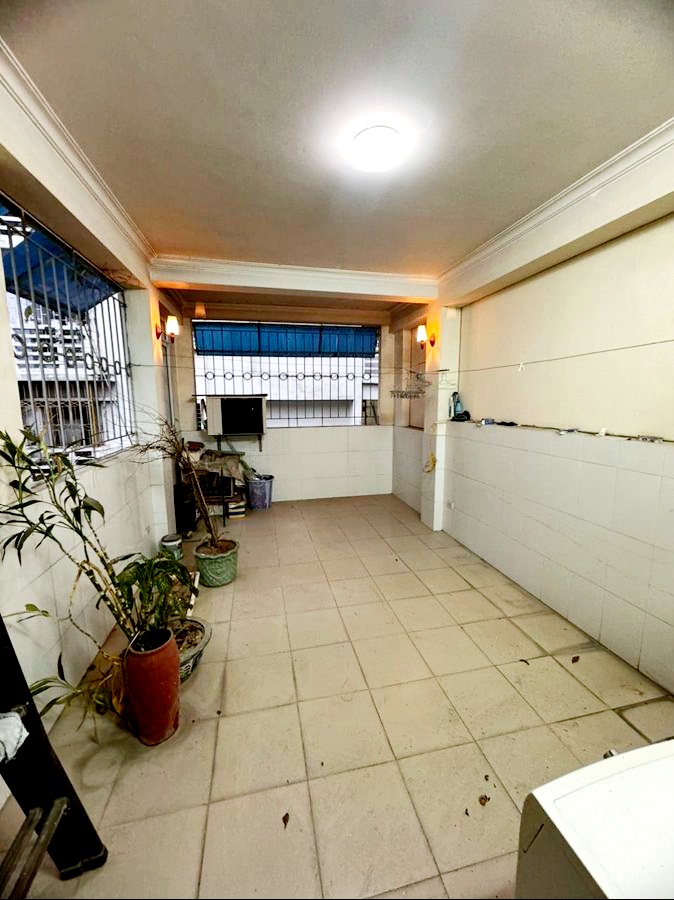 NHÀ ĐẸP HOÀNG QUỐC VIỆT - PHÂN LÔ - Ô TÔ CHẠY VÒNG QUANH (402)