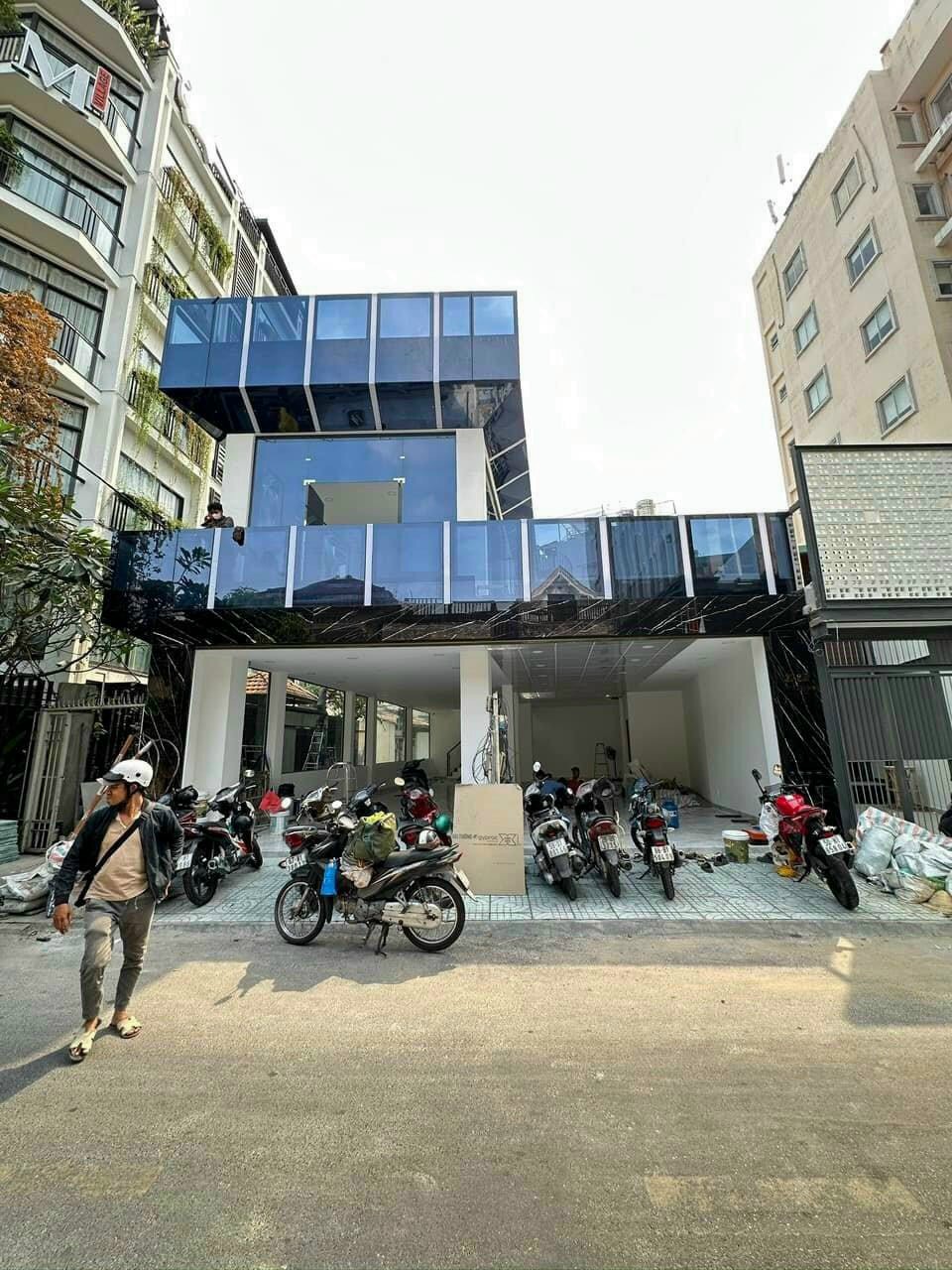 Cho Thuê Nhà GÓC 2MT Đường Thạch Thị Thanh, Phường Tân Định, Quận 1, TPHCM.