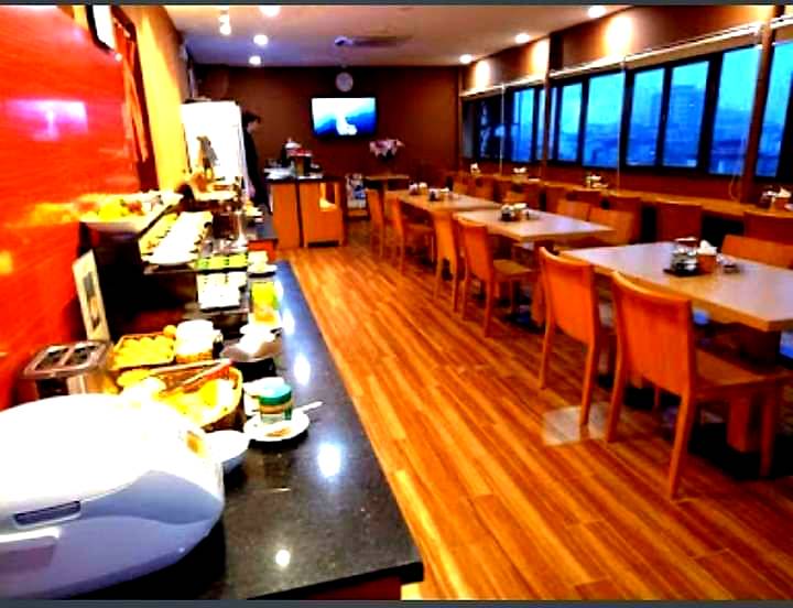 Bán Nhà Mặt Phố Linh Lang Quận Ba Đình. 211m Xây 11 Tầng Mặt Tiền 11.2m Nhỉnh 100 Tỷ. Cam Kết Ảnh Thật Mô Tả Chính Xác.