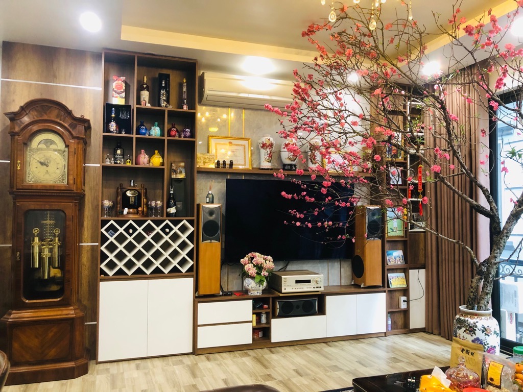 Bán nhà Hoàng Quốc Việt 50m2 x 4t kinh doanh, ô tô tránh cực đẹp 11tỷ.