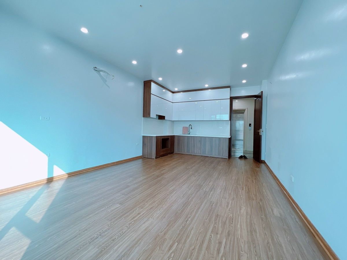 Bán Nhà Trường Chinh. Đống Đa. Lô Góc. Ô Tô. DT 50m2. 7 Tầng. Thang Máy. Giá 12,9 Tỷ.