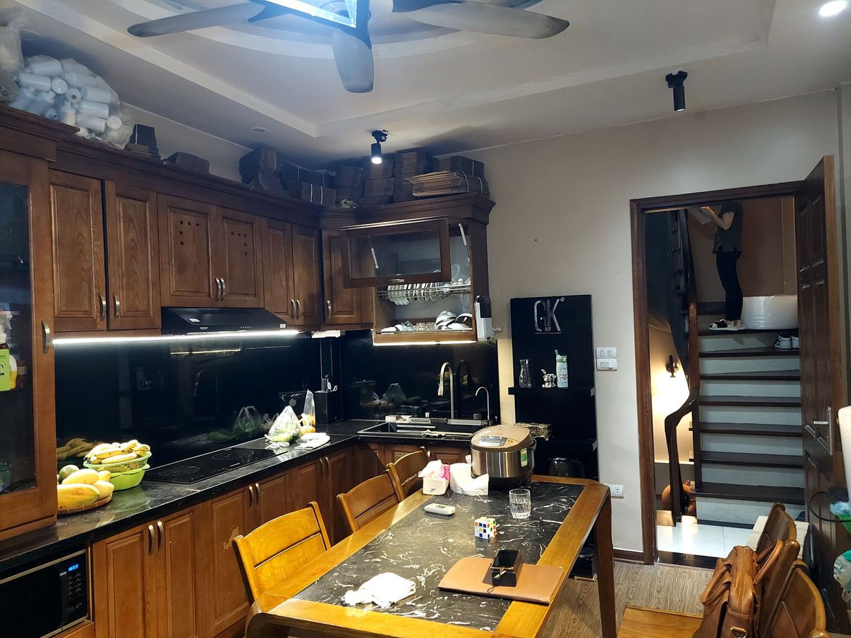 Bán nhà Phố 8/3, kimh doanh, tặng nội thất, sổ vuông đét 32m 5 tầng, sát phố.