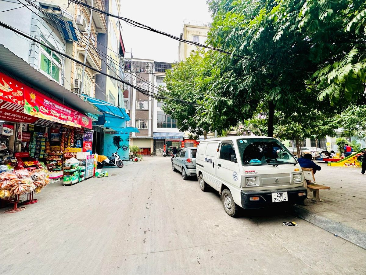 Bán Nhà Khu Khương Trung MT 7m, 63m2 Hơn 10 Tỷ ô tô tránh nhau trước nhà