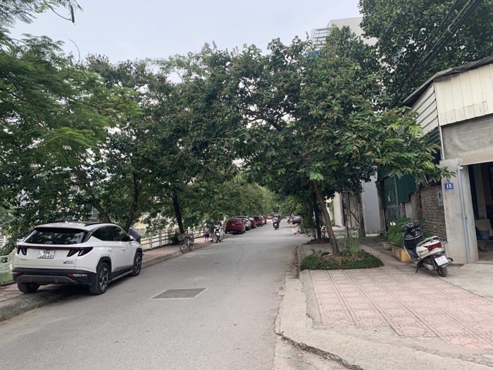 Bán nhà 30m x 5T Gia Thượng lô góc, view hồ ao lão, kinh doanh, gần trường pháp LH: 0936123469