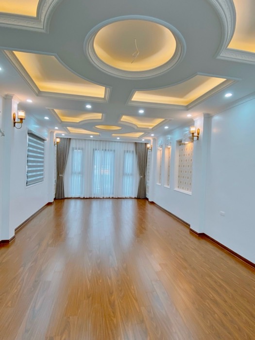 BÁN NHÀ NGUYỄN SƠN, BỒ ĐỀ LONG BIÊN 56 M 5 TẦNG 10,7 TỶ NHÀ ĐẸP Ở LUÔN.