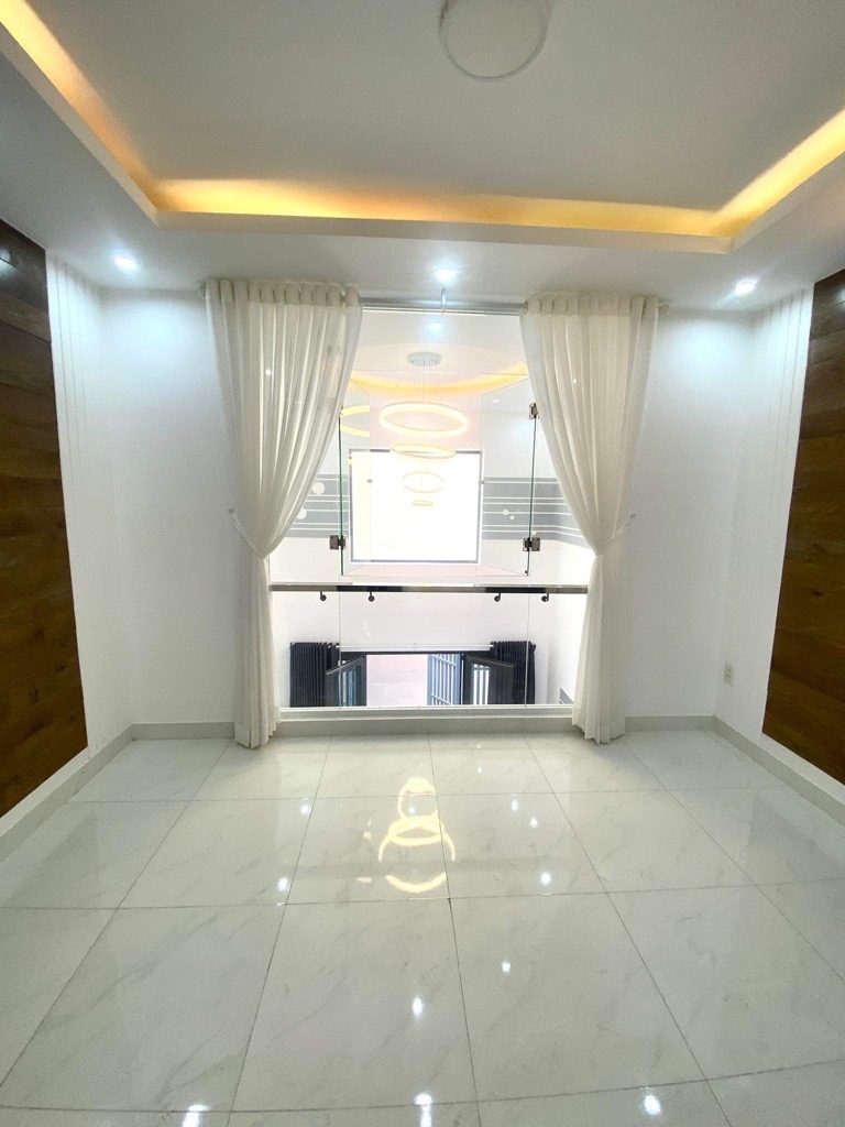 5 TẦNG - KHU VIP PHÚ NHUẬN - HXH - 4 PN, NHÀ MỚI ĐẸP AN NINH YÊN TĨNH - 9 tỷ 850