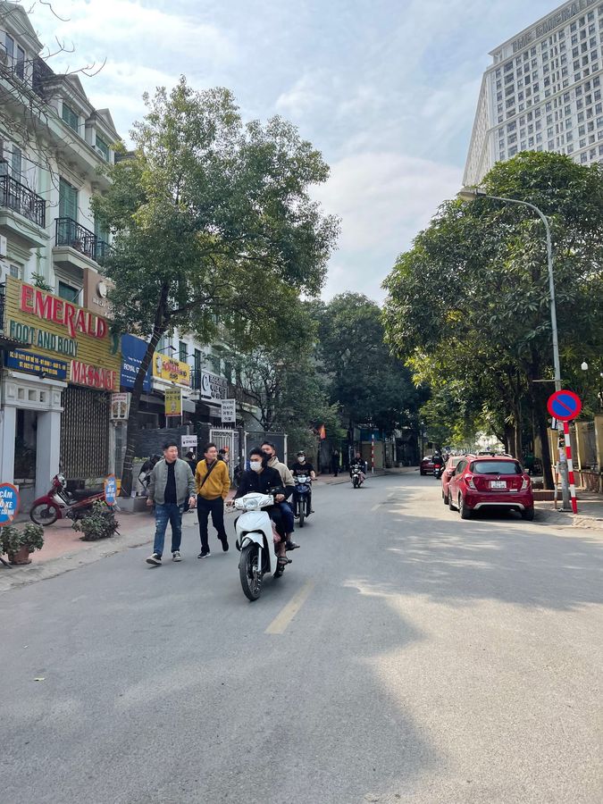 NHÀ SÁT PHỐ - DÒNG TIỀN 1.2 tỷ/1 năm - CĂN HỘ CAO CẤP 100% KHÁCH HÀN THUÊ - FULL NỘI THẤT CAO CẤP- Ô TÔ ĐỖ