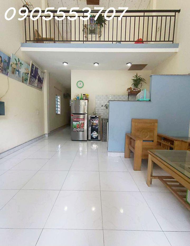 SIÊU rẻ kiệt xe Ô tô 7 chỗ, đi bộ 20m ra MT TÔN ĐỨC THẮNG, Liên Chiểu, ĐN mà Chỉ hơn 2 tỷ xíu là bán