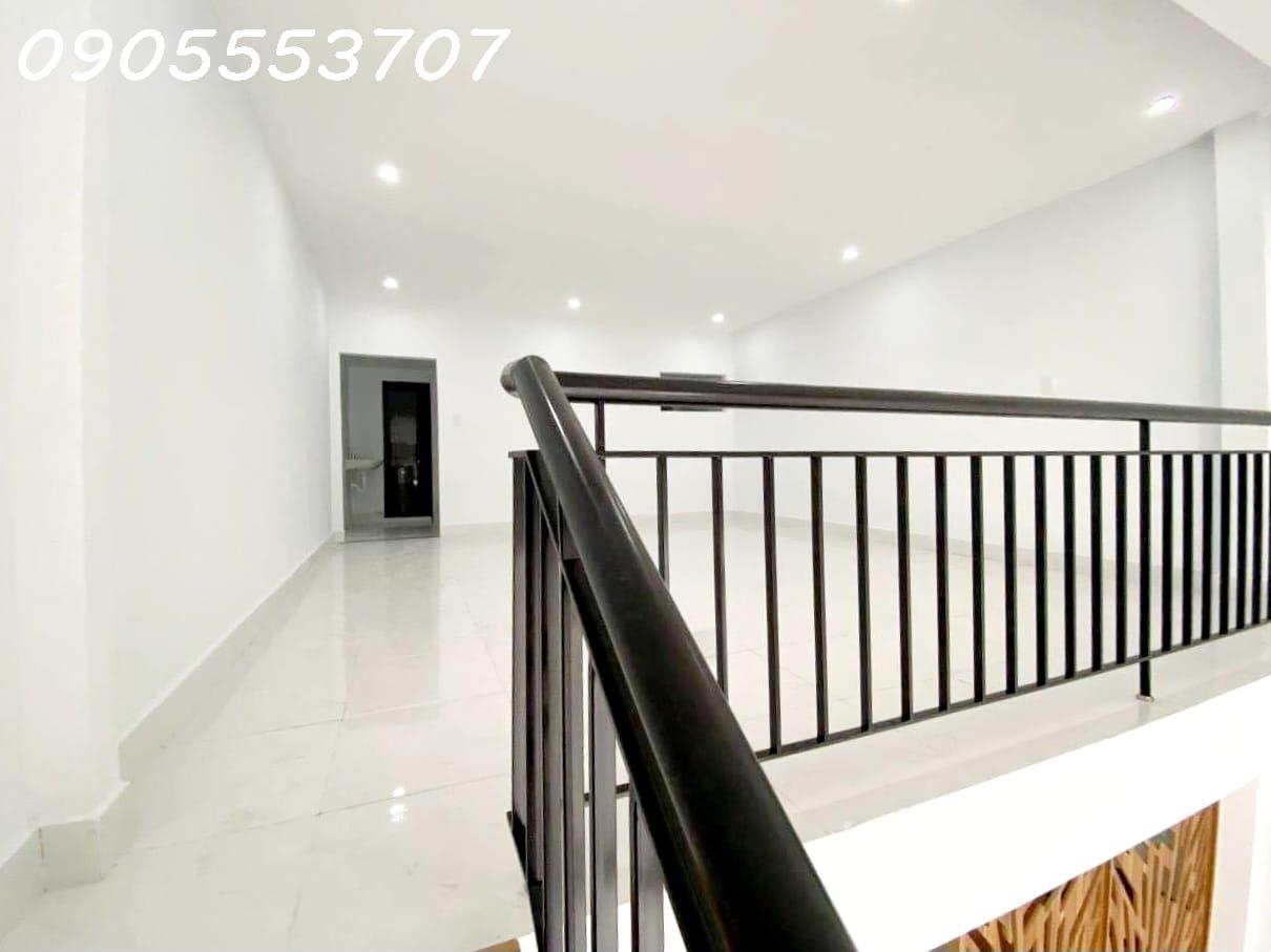 Nhà sát mặt tiền NGUYỄN CÔNG HOAN gần bến xe TP Đà Nẵng. Diện tích 100m2 kiệt đẹp, Giá chỉ 2,55 tỷ