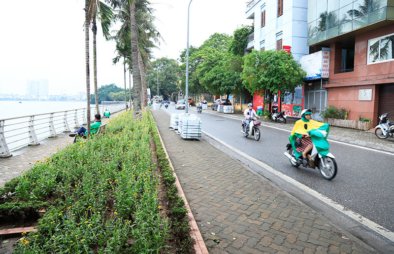 Bán nhà mặt phố Trích Sài, 100 m2, 6 tầng thang máy, mặt tiền 5.8m, 67.5 tỷ, KD