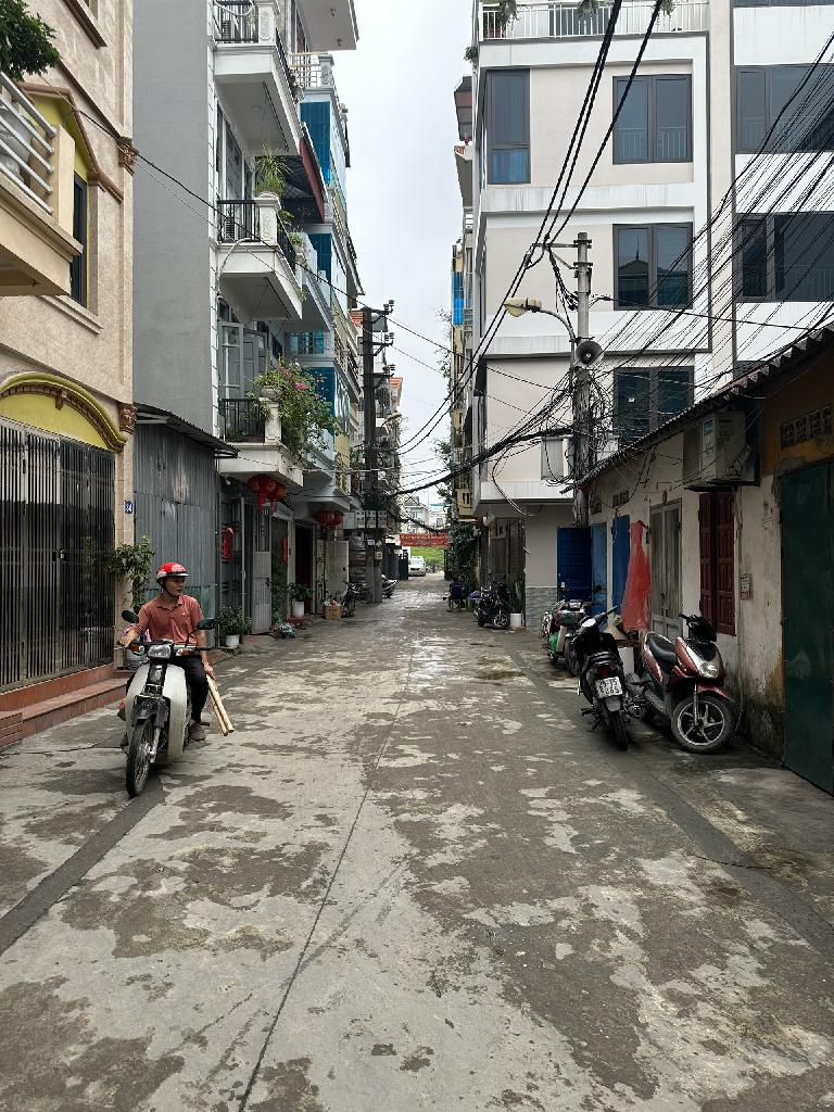 KHÁCH CẦN TIỀN BÁN GIÁ RẺ NHẤT THỊ TRƯỜNG Ô HOA HẬU NGUYỄN VĂN CỪ - LONG BIÊN