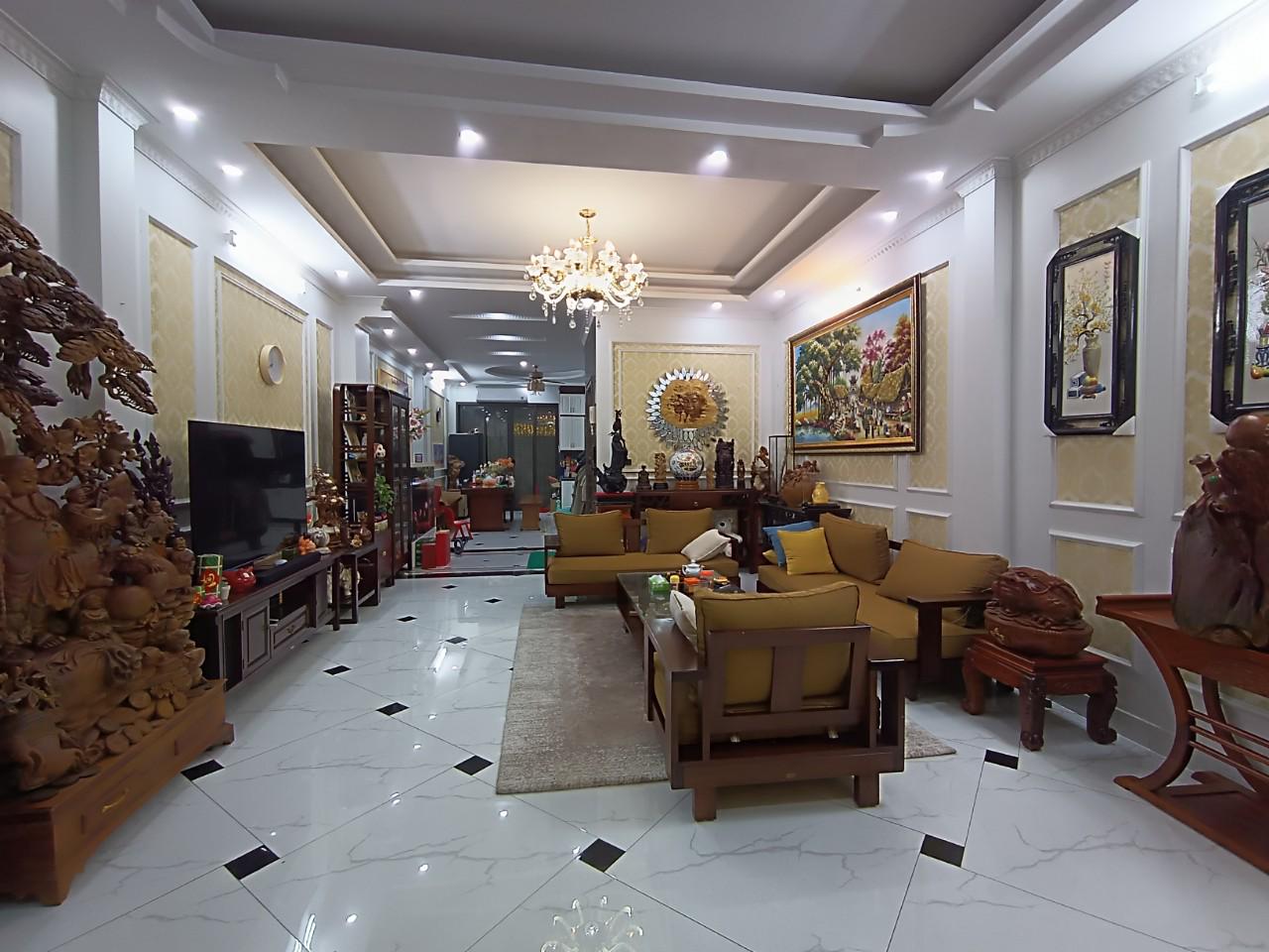 Siêu phẩm 5 tầng Vũ Xuân Thiều, 2 thoáng, Thang máy, ô tô tránh, 115m, MT 5m, nhỉnh 15 tỷ