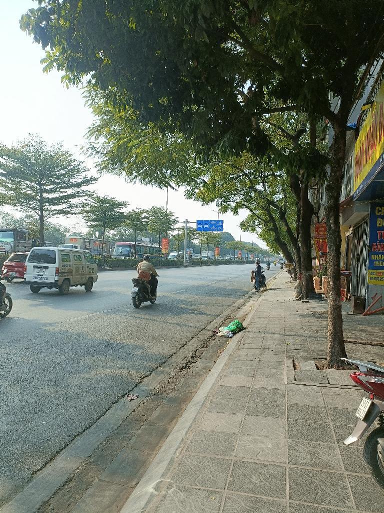 HÀNG HIẾM TẠI ĐÀM QUANG TRUNG - LONG BIÊN