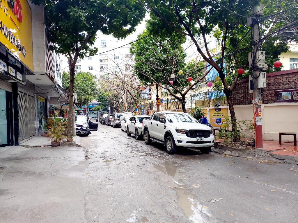 Bán nhà Thiên Hiền 70m2 x 7t thang máy, vỉa 1,5m, kinh doanh tốt, ô tô 21,5 tỷ.