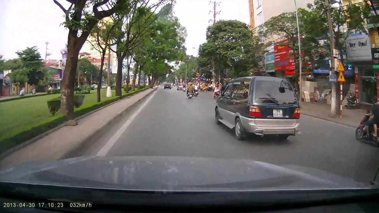 BÁN NHÀ XƯỞNG TẠI KCN QUANG MINH - LÔ GÓC, 2 MẶT ĐƯỜNG Ô TÔ TRÁNH NHAU.