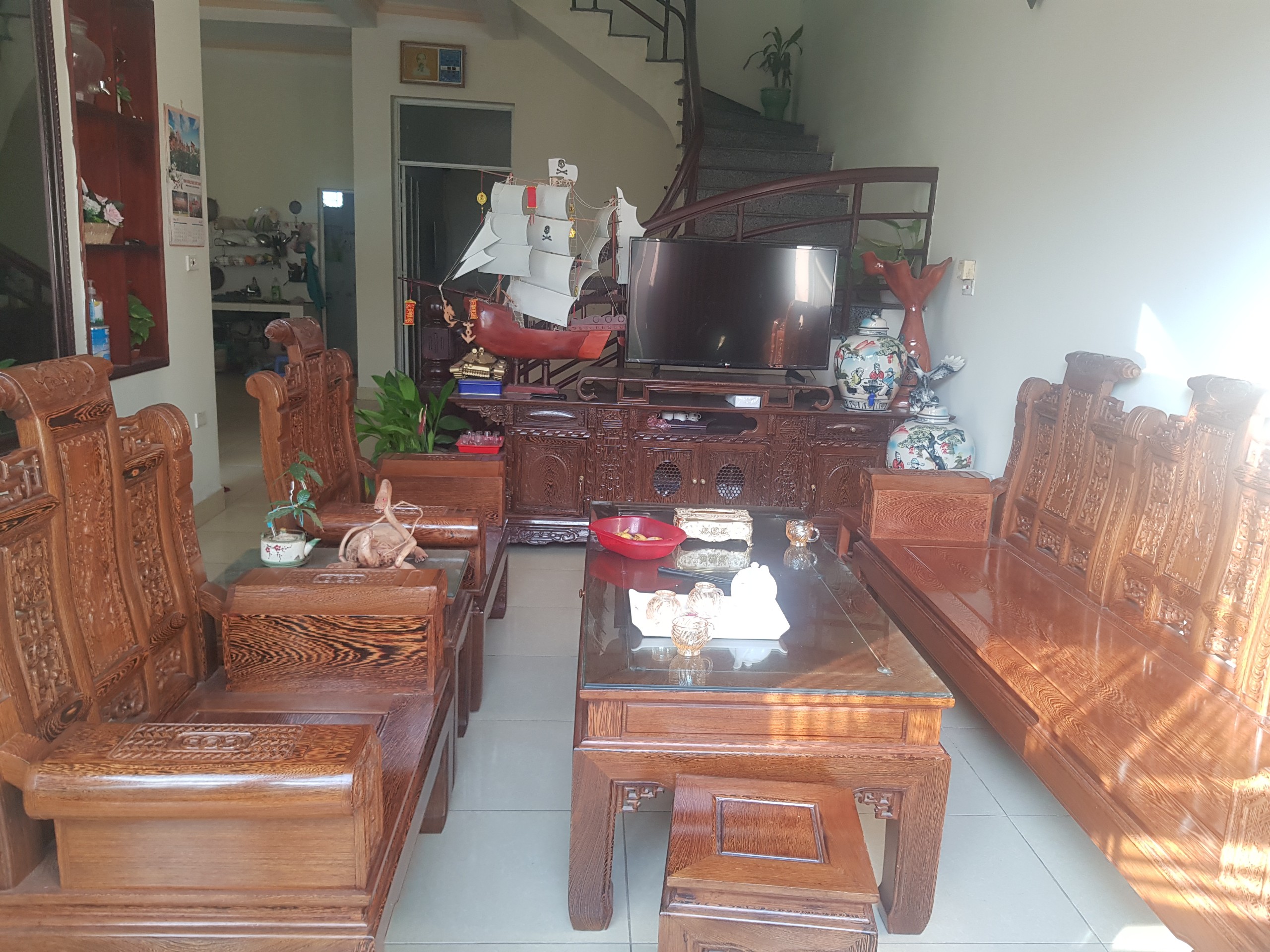 Bán nhà 3 tầng gần siêu thị Coopmark, Khai Quang, Vĩnh Yên, Vĩnh Phúc. Lh: 0986934038