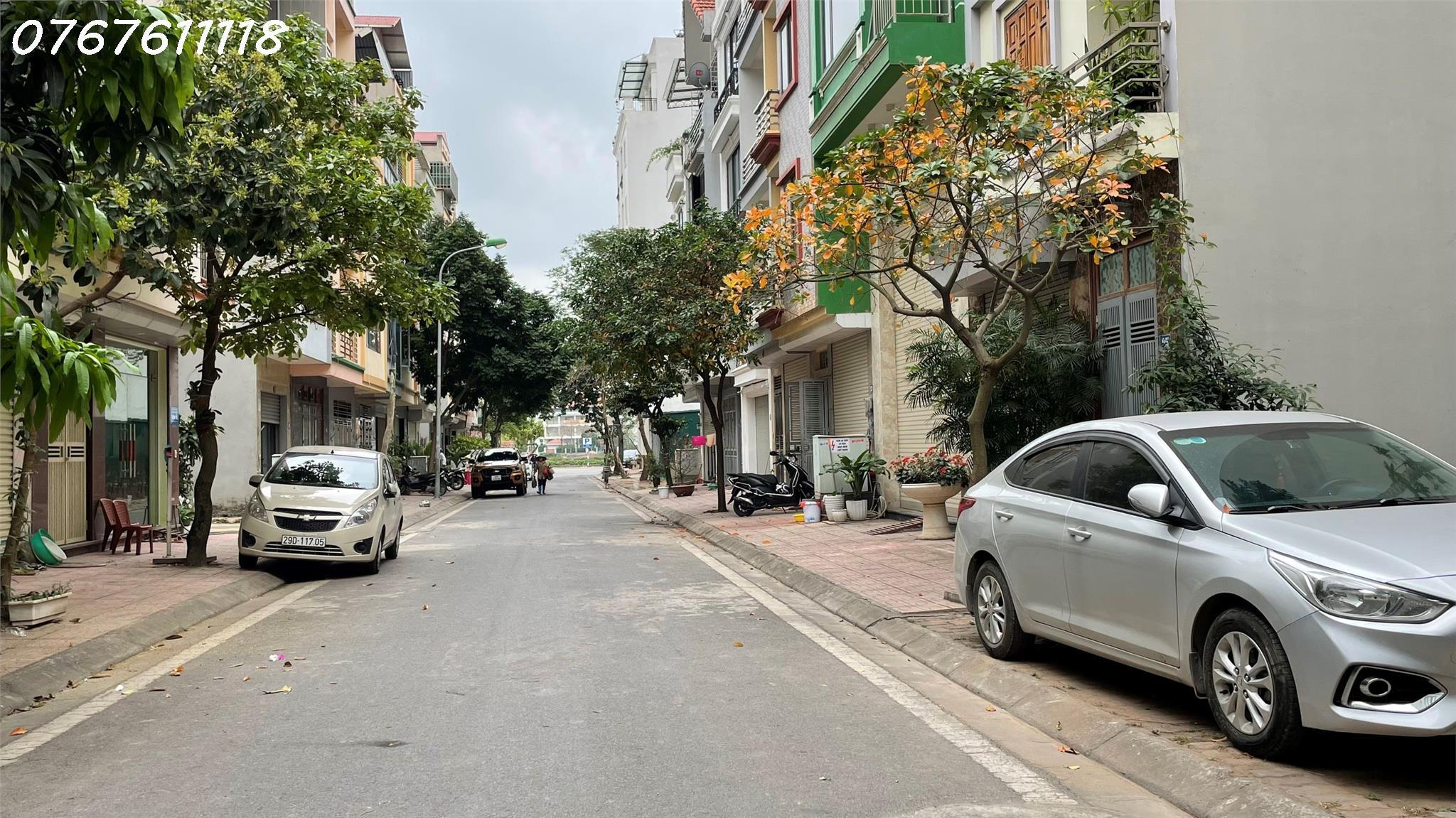 Bán đất tái định cư X6 Thạch Bàn, vỉa hè 4m, sát hồ Ben, 61m MT5.5m, 9 tỷ