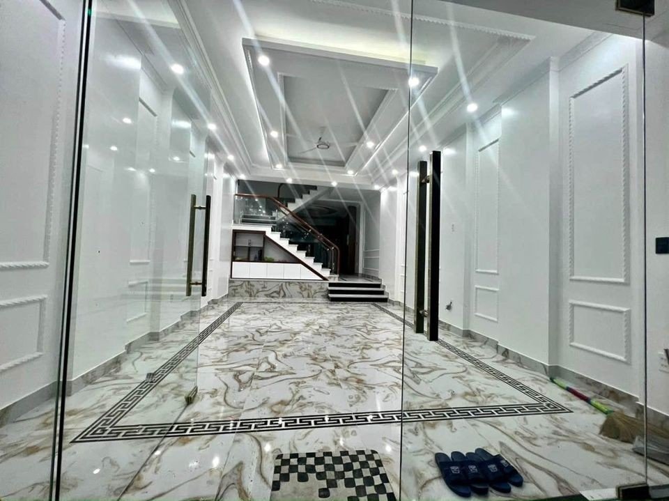 Bán nhà đẹp phân lô 333 Văn Cao, 91m 4 tầng GIÁ 7.6 tỉ để ở hoặc cho thuê nước ngoài