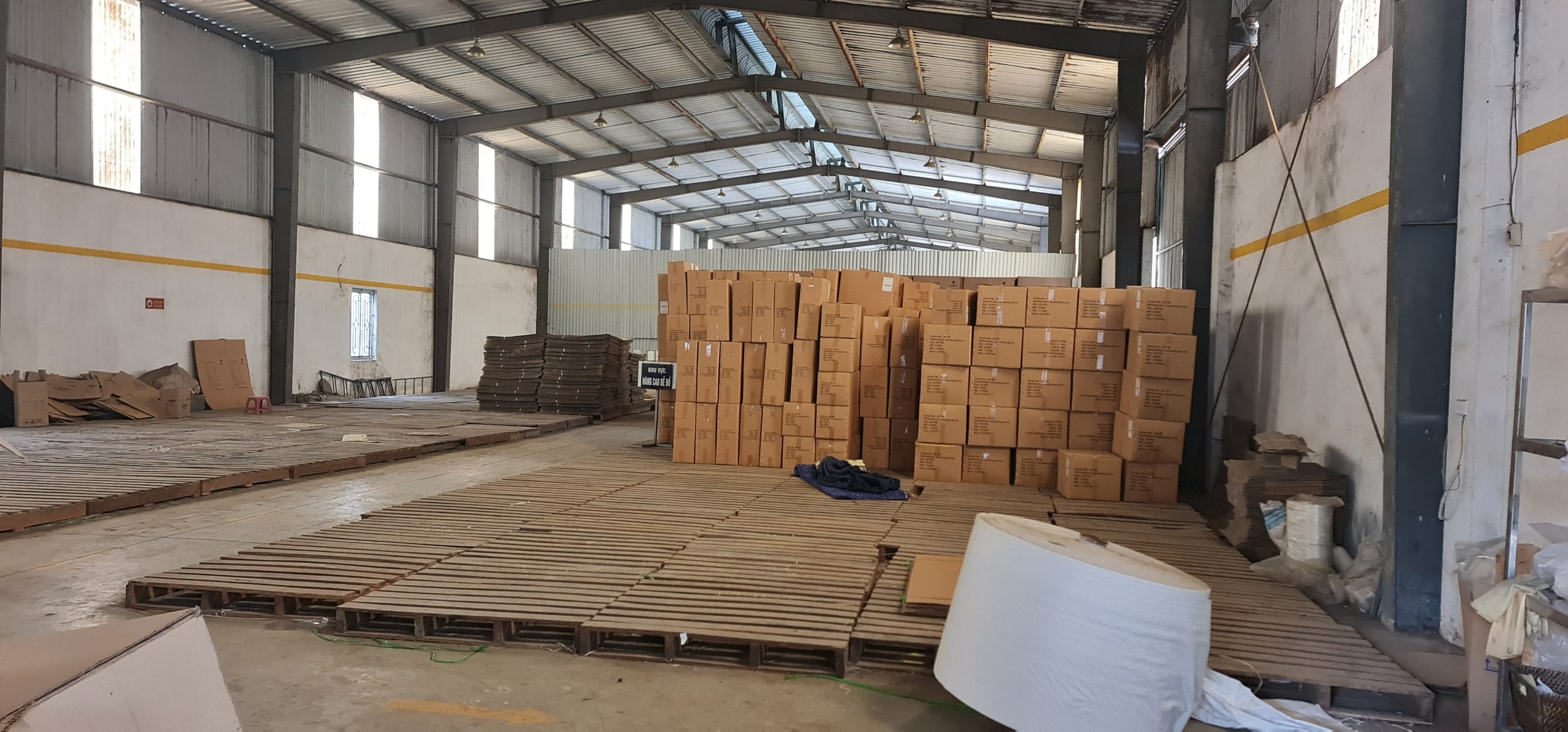 Cho thuê kho tại KCN Phú Nghĩa ngay quốc lộ 6 PCCC bảo vệ vòng ngoài xuất vat đầy đủ giá 60k/m