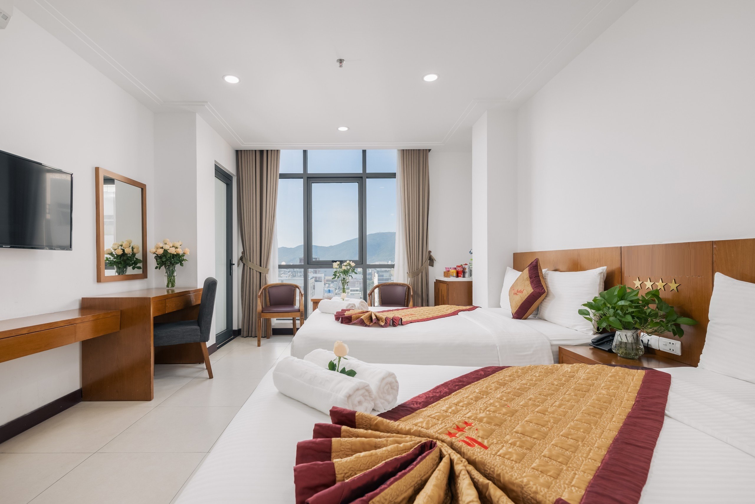 ► Khách Sạn Biển Mỹ Khê, 460m2, ngang 20m, 12 tầng, 82 phòng tiêu chuẩn 4 Sao