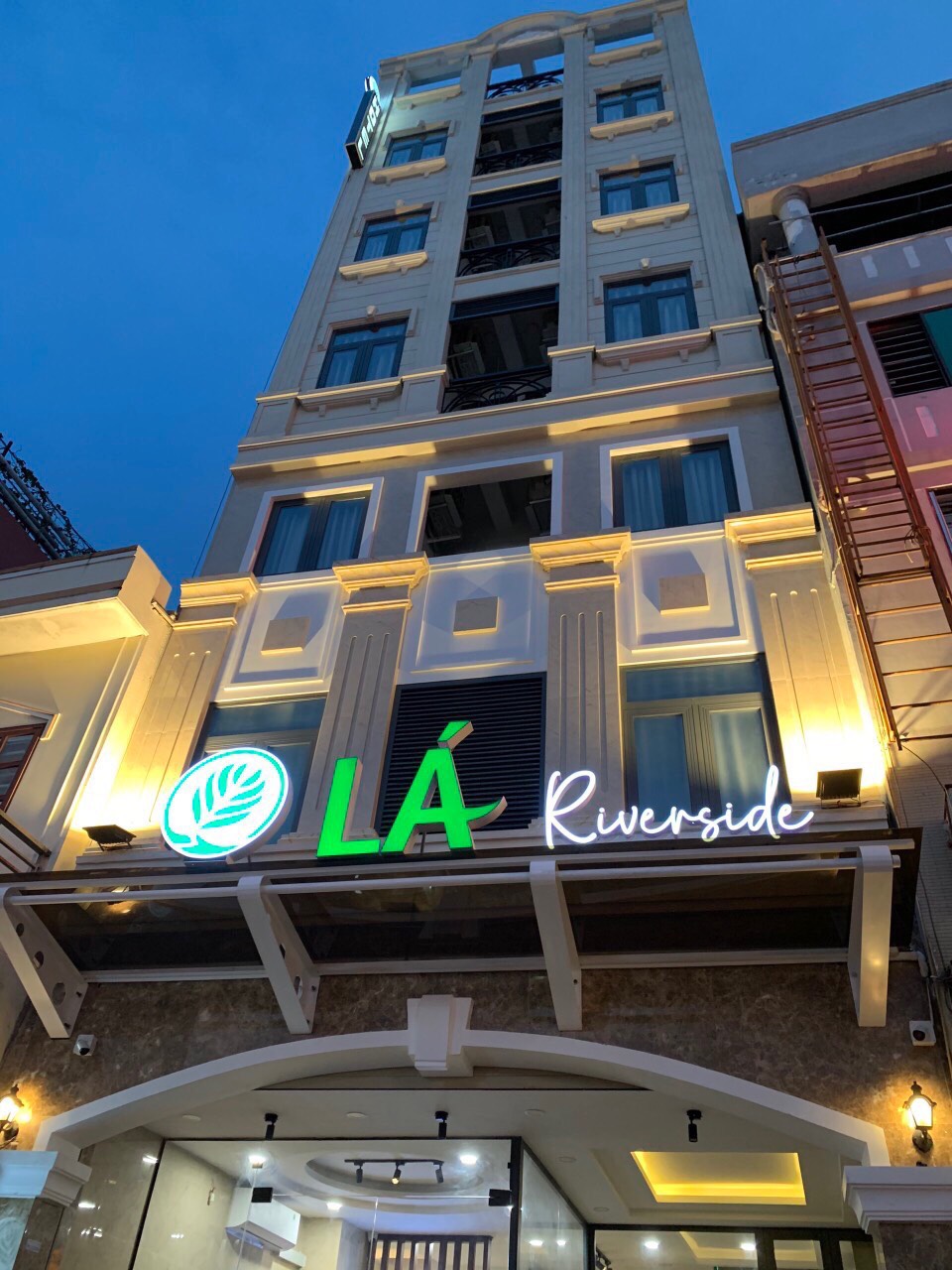 Bán Tòa Hotel MT Xô Viết Nghệ Tĩnh - DT 8x17 - Hầm 7 Tầng - Dòng tiền 140Tr/tháng ~ 7%/năm