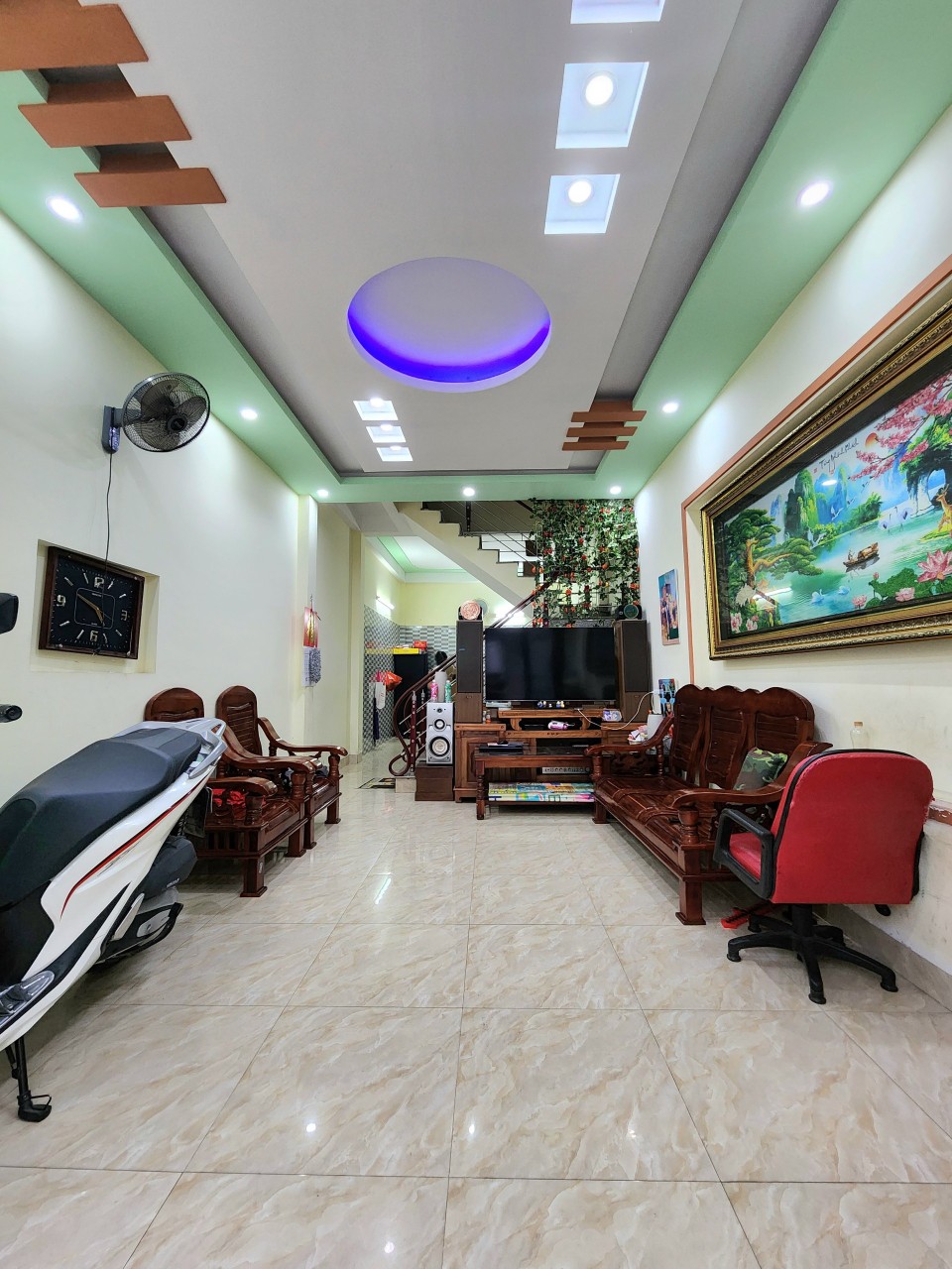 Bán nhà Khúc Thừa Dụ - Lê Chân, diện tích 46m 3 tầng GIÁ 2.6 tỉ, ngõ nông, rộng