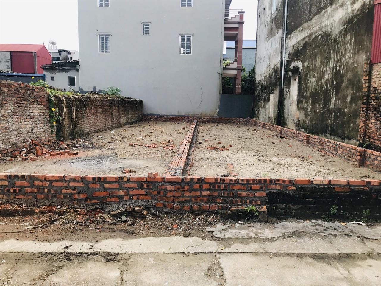 81,5m2 BÌA LÀNG ĐƯỜNG YÊN ĐƯỜNG 6M. GIÁ 2X Thông tin: Mặt tiền 4.10m.